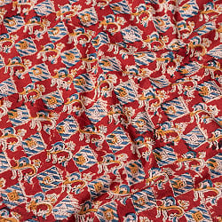 〔1m切り売り〕伝統息づく南インドから　昔ながらの木版染め更紗模様布 - 赤系〔横幅:約115cm〕の商品写真