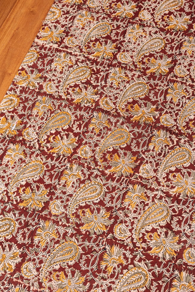 〔1m切り売り〕伝統息づく南インドから　昔ながらの木版染め更紗模様布 - 茶色系〔横幅:約116cm〕 2 - とても素敵な雰囲気です
