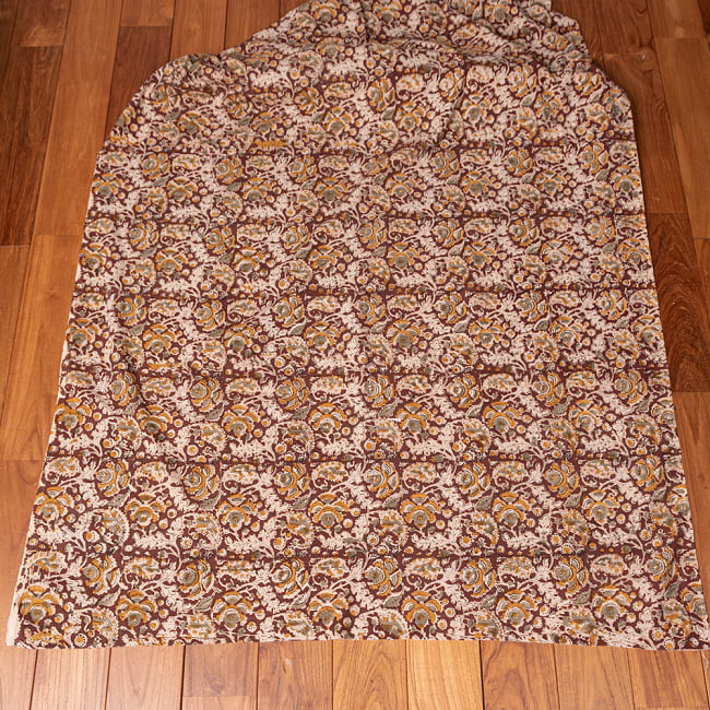 〔1m切り売り〕伝統息づく南インドから　昔ながらの木版染め更紗模様布 - 茶色系〔横幅:約115.5cm〕 3 - 全体を広げてみたところです。1mの長さごとにご購入いただけます。
