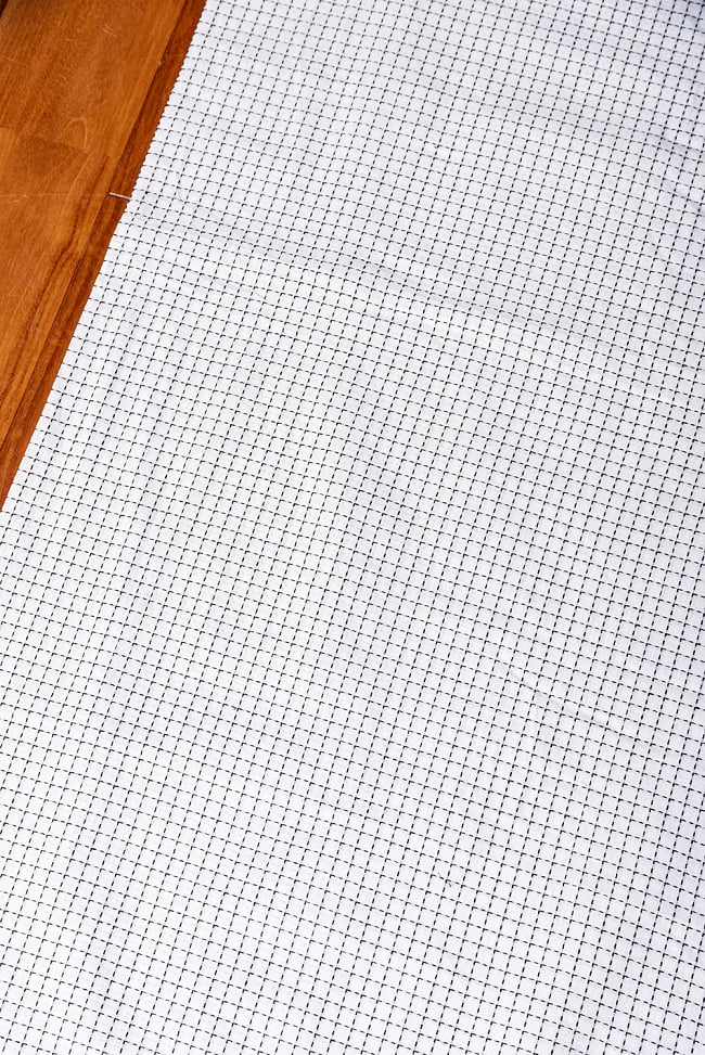 〔1m切り売り〕南インドのシンプルコットン　チェック模様布〔幅約120cm〕 - ホワイト系 2 - とても素敵な雰囲気です