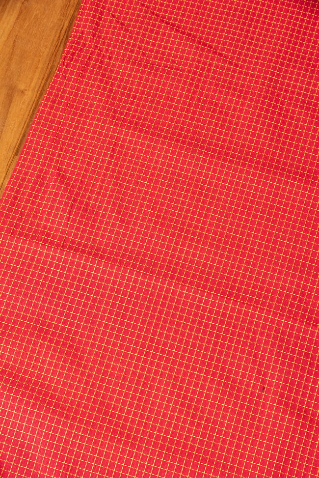 〔1m切り売り〕南インドのシンプルコットン　チェック模様布〔幅約119cm〕 - 赤系 2 - とても素敵な雰囲気です