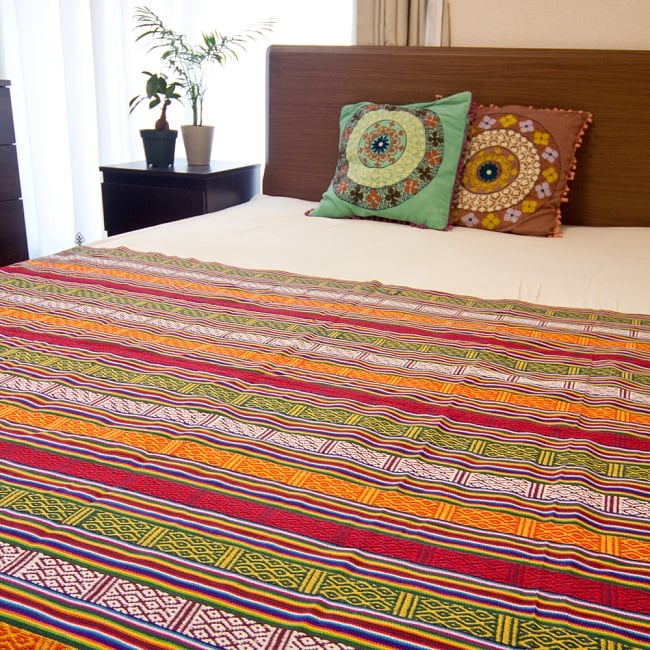 〔テーブルクロスサイズ〕ネパール織り生地[長さ：150cm][幅:106cm] 9 - ベッドルームでもお使いいただけます。（写真は類似商品です。）