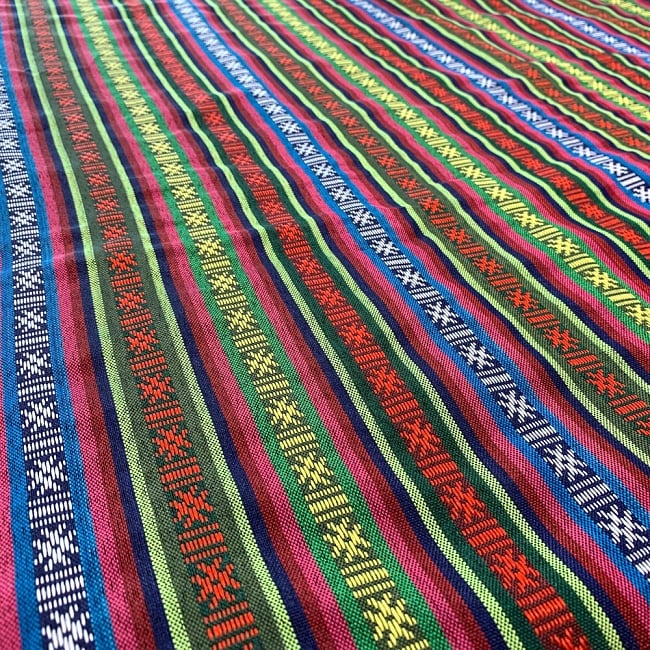 〔テーブルクロスサイズ〕ネパール織り生地[長さ：200cm][幅:150cm] 2 - ネパール伝統の模様です。