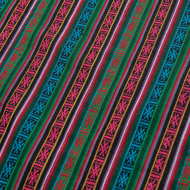 〔テーブルクロスサイズ〕ネパール織り生地のマルチクロス - 153cm x 200cmの写真1枚目です。ネパール・チベット伝統の模様が丁寧に織られたコットン生地です。ネパールから海を越えてお届けします！布,アジア布,テーブルクロス,テーブル,ラグ,ベッドカバー