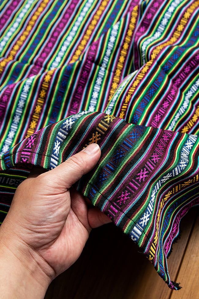 〔テーブルクロスサイズ〕ネパール織り生地のマルチクロス - 150cm x 200cm 5 - ハリのある美しい布です