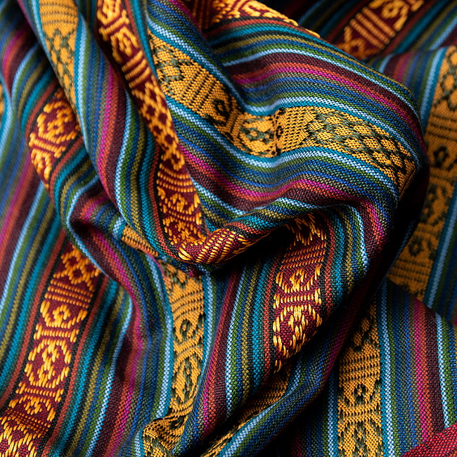 〔50cm切り売り〕ネパール伝統のコットン織り生地　薄手〔幅約150cm〕 5 - 陰影が模様とマッチします。