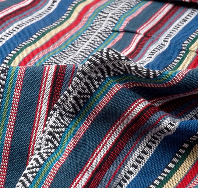 〔50cm切り売り〕ネパールコットン織り生地-厚手【黒×赤×青系】〔幅120cm〕 4 - 質感を観じて頂くため、くしゅっとしてみました。