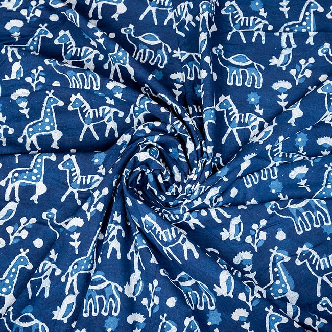 【3個セット】〔1m単位切り売り〕インドの伝統息づく 昔ながらの木版インディゴ藍染布 馬と駱駝 ネイビー系〔幅約114cm〕 5 - 拡大写真です