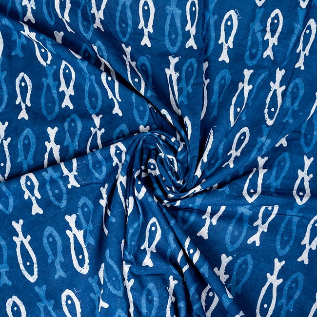 【3個セット】〔1m単位切り売り〕インドの伝統息づく　昔ながらの木版インディゴ藍染布　お魚　ネイビー系〔幅約110cm〕 5 - 拡大写真です