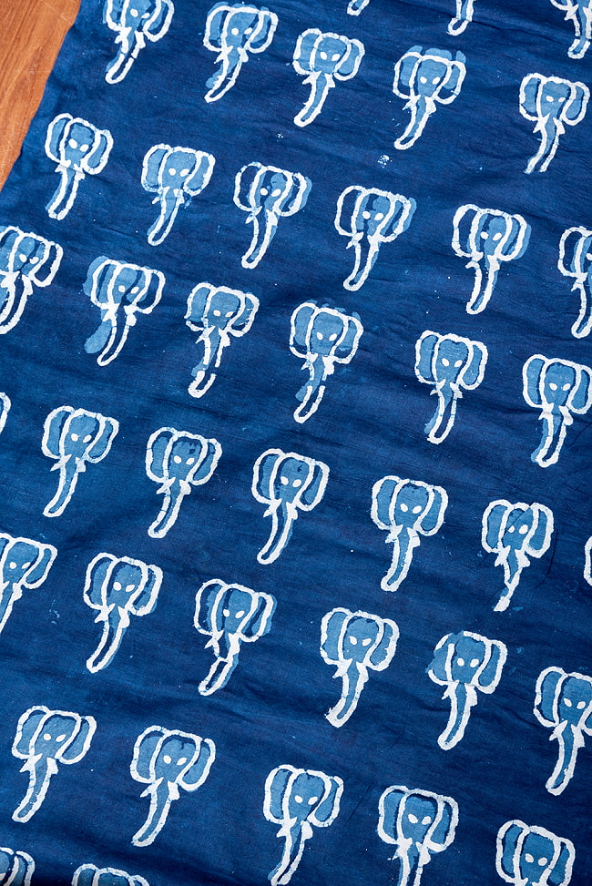 【3個セット】〔1m単位切り売り〕インドの伝統息づく　昔ながらの木版インディゴ藍染布　象さん　ネイビー系〔幅約110cm〕 4 - とても良い雰囲気