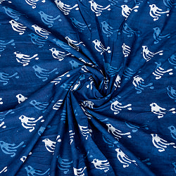 【3個セット】〔1m単位切り売り〕インドの伝統息づく　昔ながらの木版インディゴ藍染布　小鳥　ネイビー系〔幅約111cm〕 - サブ5