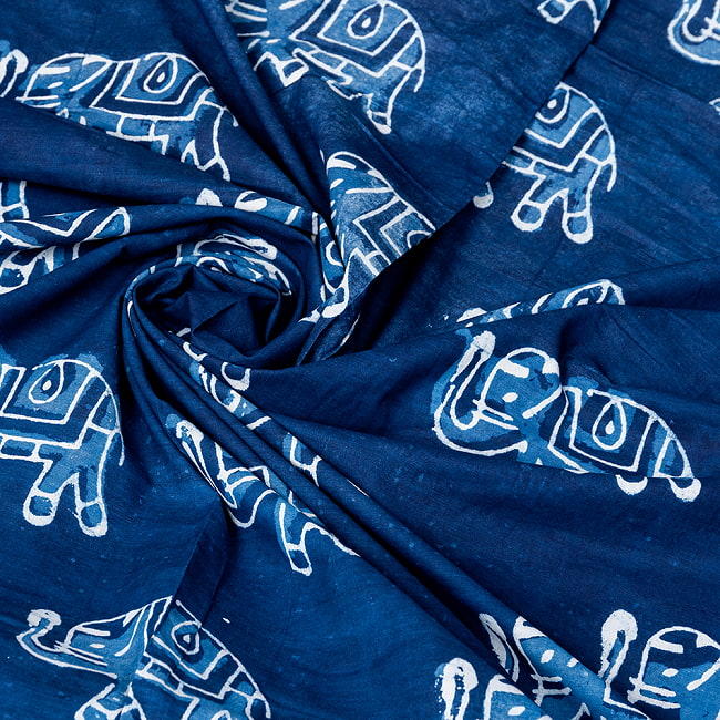 【3個セット】〔1m単位切り売り〕インドの伝統息づく 昔ながらの木版インディゴ藍染布 象さん ネイビー系〔幅約111cm〕 6 - インドならではの風合い