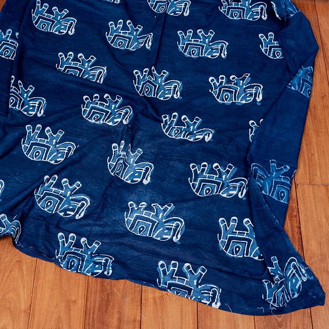 【3個セット】〔1m単位切り売り〕インドの伝統息づく 昔ながらの木版インディゴ藍染布 象さん ネイビー系〔幅約111cm〕 7 - 全体写真です