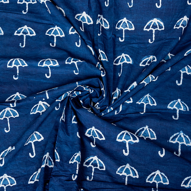 【3個セット】〔1m単位切り売り〕インドの伝統息づく　昔ながらの木版インディゴ藍染布　パラソル　ネイビー系〔幅約110cm〕 5 - 拡大写真です