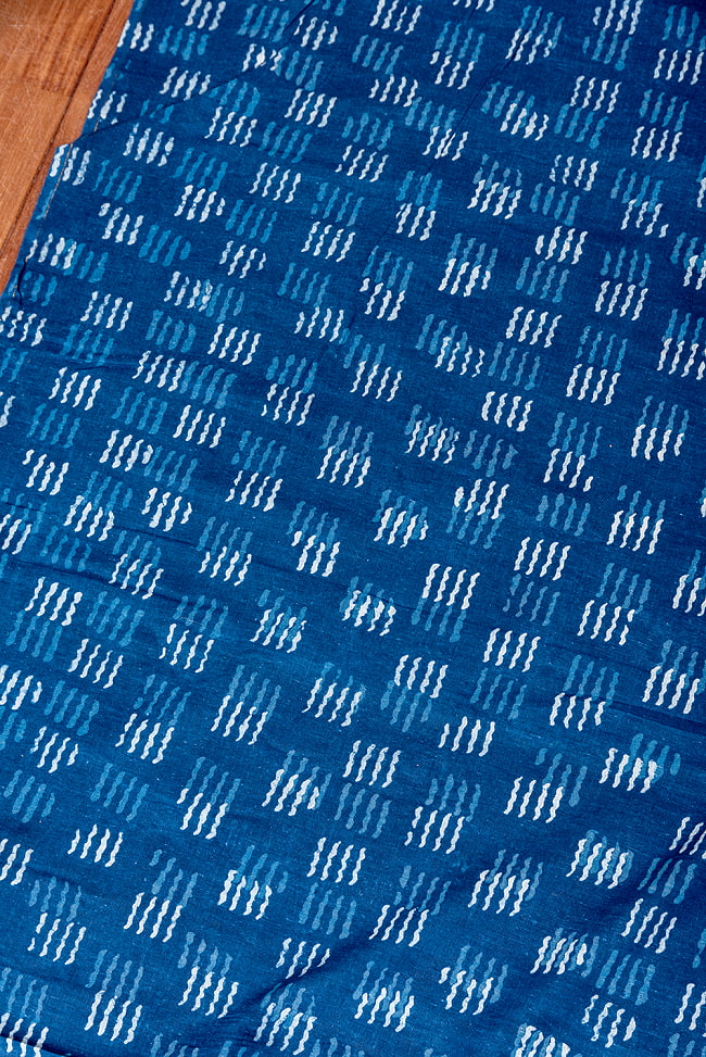 【3個セット】〔1m単位切り売り〕インドの伝統息づく　昔ながらの木版インディゴ藍染布　ネイビー系〔幅約113cm〕 4 - とても良い雰囲気