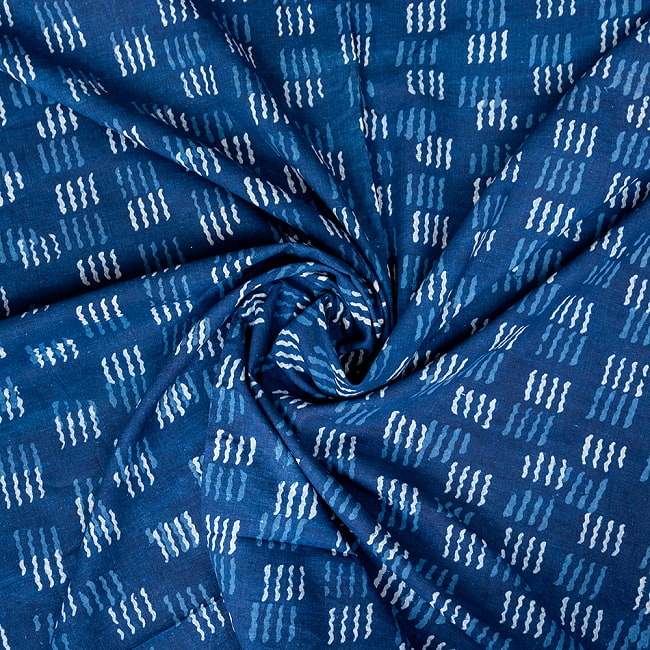 【3個セット】〔1m単位切り売り〕インドの伝統息づく　昔ながらの木版インディゴ藍染布　ネイビー系〔幅約113cm〕 5 - 拡大写真です