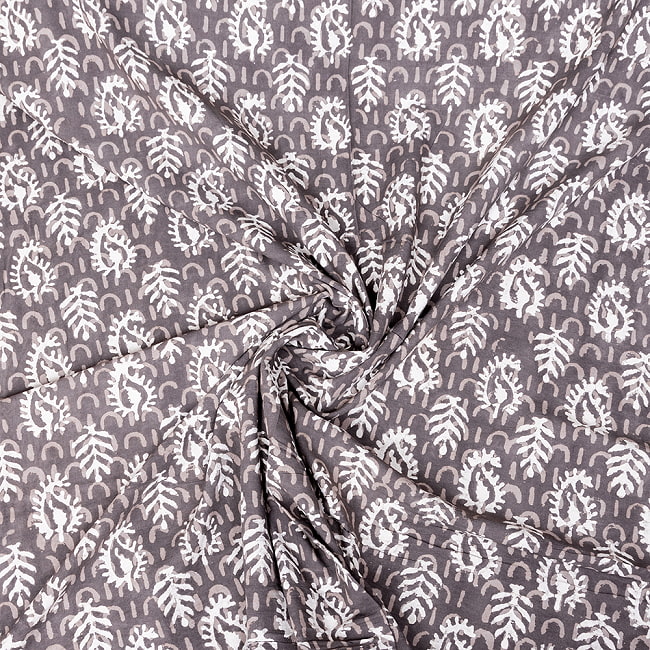 【3個セット】〔1m単位切り売り〕昔ながらの木版泥染め　ダブプリント　グレー系〔幅約115cm〕 5 - 拡大写真です