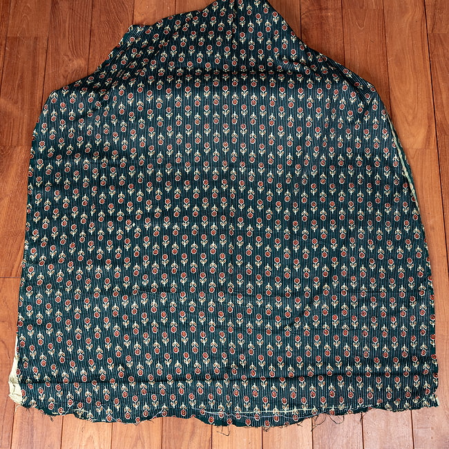 【3個セット】〔1m単位切り売り〕テキスタイルの伝統息づくインドから 昔ながらの小花柄布 フォレスト系〔幅約105cm〕 3 - 1m単位で、ご注文個数に応じた長さでお送りいたします。横幅100cm以上ある大きな布なので、たっぷり使えます。