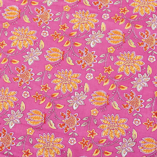 【3個セット】〔1m単位切り売り〕テキスタイルの伝統息づくインドから　昔ながらの小花柄布　ピンク系〔幅約108cm〕 5 - 拡大写真です