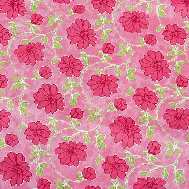 【3個セット】〔1m単位切り売り〕テキスタイルの伝統息づくインドから　昔ながらのボタニカル柄布　ピンク系〔幅約108cm〕 5 - 拡大写真です