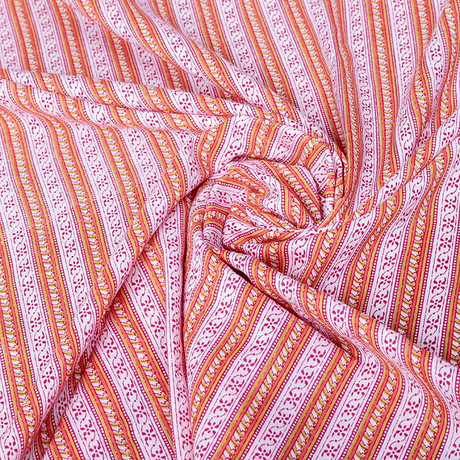 【3個セット】〔1m単位切り売り〕南インドのストライプ布　ピンク系〔幅約108cm〕 6 - インドならではの風合い