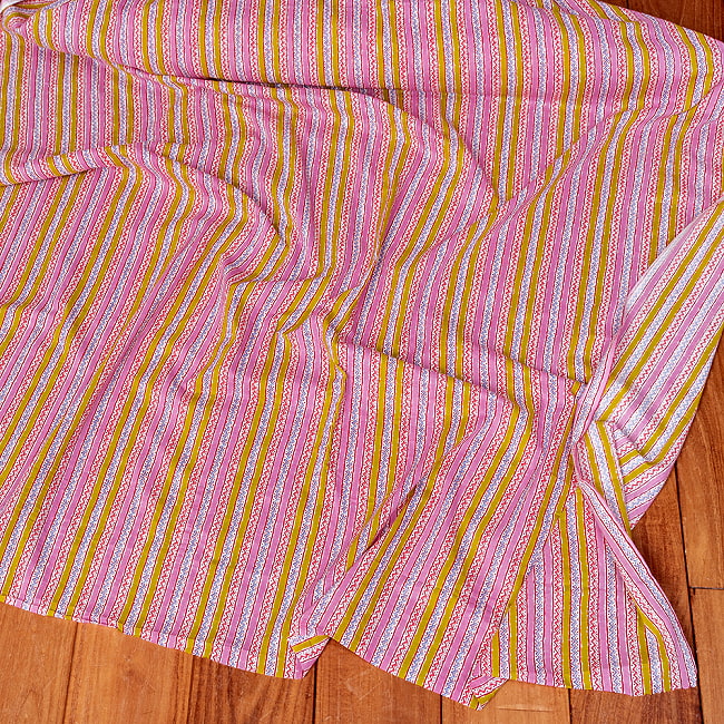 【3個セット】〔1m単位切り売り〕南インドのカラフルストライプ布　ピンク・青緑系〔幅約109cm〕 7 - 全体写真です