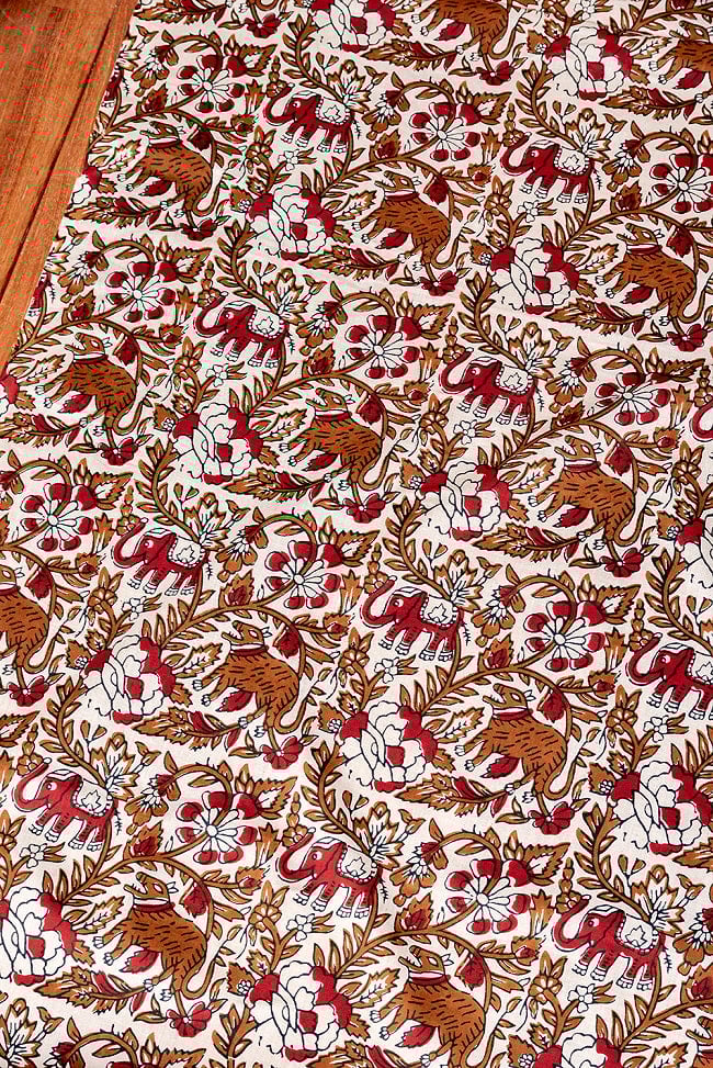 【3個セット】〔1m単位切り売り〕ゆるくてかわいい インドの動物デザインの布 更紗柄 象さんと謎の獣〔幅約111cm〕 4 - とても良い雰囲気