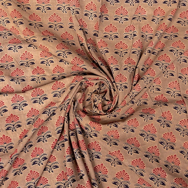 【3個セット】〔1m単位切り売り〕テキスタイルの伝統息づくインドから 昔ながらの花柄 ブラウン系〔幅約107cm〕 5 - 拡大写真です