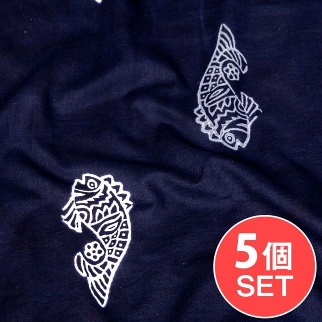 【5個セット】〔1m単位切り売り〕伝統の木版染め　シンプルでかわいい動物デザイン布　お魚さん　ブラック系〔幅約110cm〕の写真セット,フィッシュ,動物,アニマル,,切り売り,量り売り布,アジア布 量り売り,手芸,裁縫,生地,アジアン,ファブリック