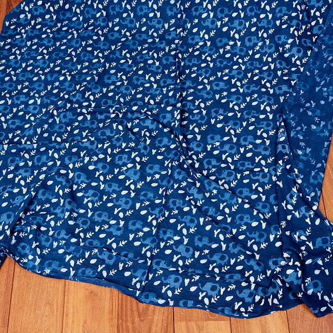 【5個セット】〔1m単位切り売り〕インドの伝統息づく　昔ながらの木版インディゴ藍染布　象さん　ネイビー系〔幅約113cm〕 7 - 全体写真です