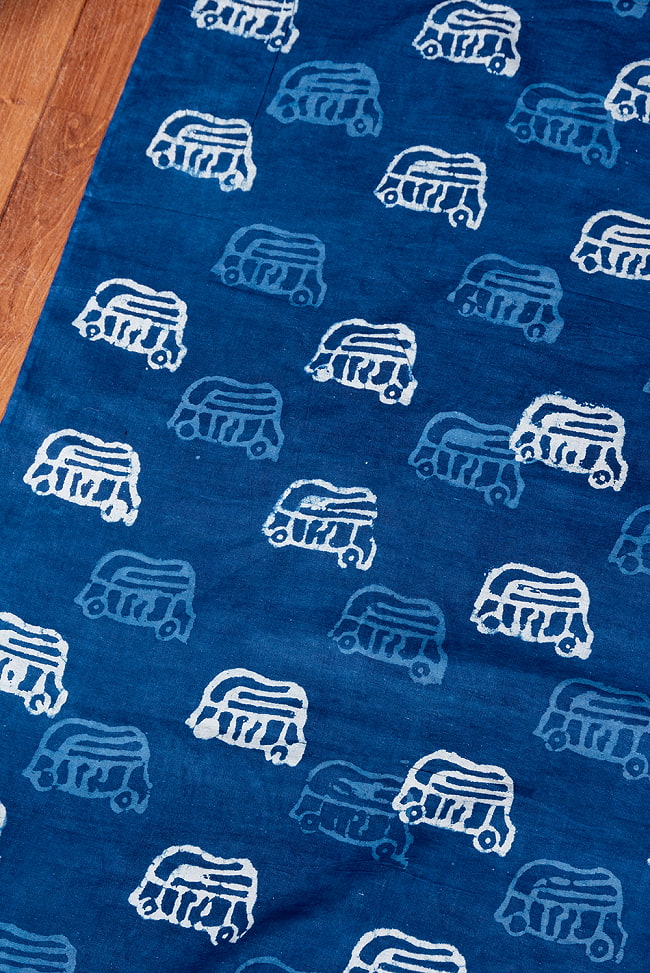 【5個セット】〔1m単位切り売り〕インドの伝統息づく　昔ながらの木版インディゴ藍染布　象さん　ネイビー系〔幅約107cm〕 4 - とても良い雰囲気