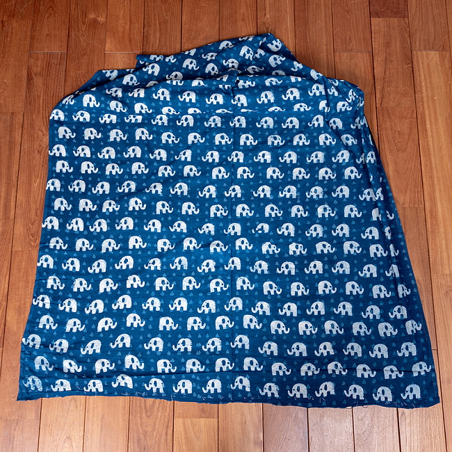 【5個セット】〔1m単位切り売り〕インドの伝統息づく　昔ながらの木版インディゴ藍染布　象さん　ネイビー系〔幅約112cm〕 3 - 1m単位で、ご注文個数に応じた長さでお送りいたします。横幅100cm以上ある大きな布なので、たっぷり使えます。