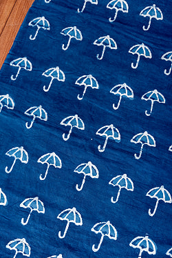 【5個セット】〔1m単位切り売り〕インドの伝統息づく　昔ながらの木版インディゴ藍染布　パラソル　ネイビー系〔幅約110cm〕 - サブ4