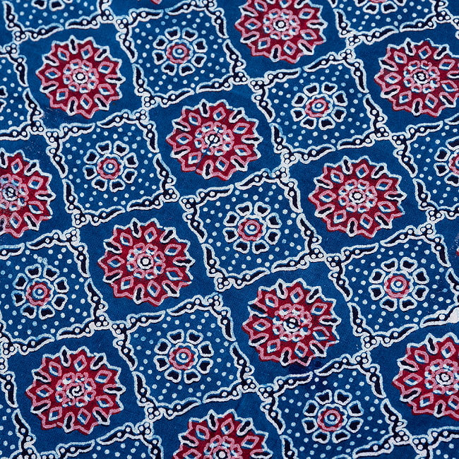 【5個セット】〔1m単位切り売り〕伝統アジュラックデザイン布　インディゴ染め　ネイビー系〔幅約109cm〕 2 - インドの伝統を感じる、素敵な生地です。