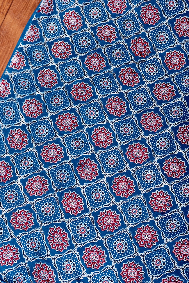 【5個セット】〔1m単位切り売り〕伝統アジュラックデザイン布　インディゴ染め　ネイビー系〔幅約109cm〕 4 - とても良い雰囲気