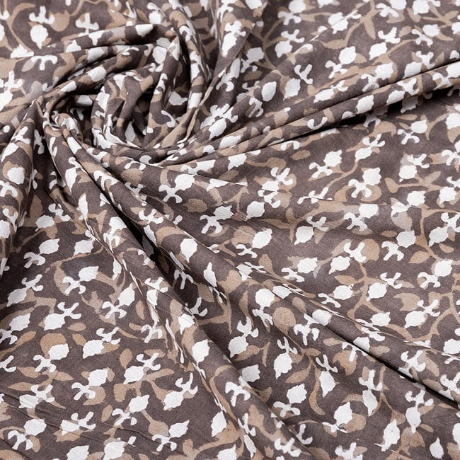 【5個セット】〔1m単位切り売り〕昔ながらの木版泥染め ダブプリント グレー系〔幅約115cm〕 6 - インドならではの風合い