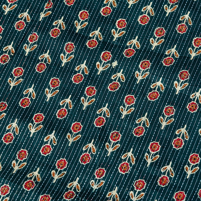 【5個セット】〔1m単位切り売り〕テキスタイルの伝統息づくインドから 昔ながらの小花柄布 フォレスト系〔幅約105cm〕 2 - インドの伝統を感じる、素敵な生地です。