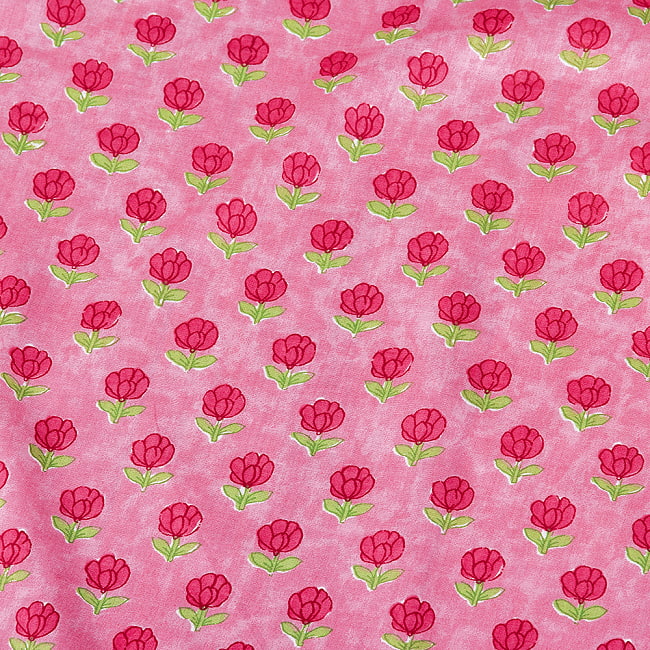 【5個セット】〔1m単位切り売り〕テキスタイルの伝統息づくインドから　昔ながらの小花柄布　ピンク系〔幅約107cm〕 5 - 拡大写真です