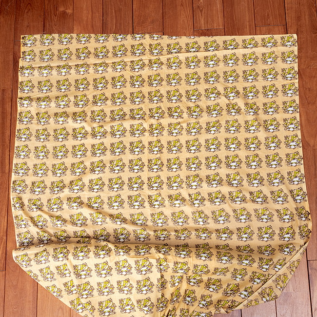 【5個セット】〔1m単位切り売り〕インドの伝統と不思議が融合　おもしろデザイン布　ターバンおじさま柄〔幅約109cm〕 3 - 1m単位で、ご注文個数に応じた長さでお送りいたします。横幅100cm以上ある大きな布なので、たっぷり使えます。