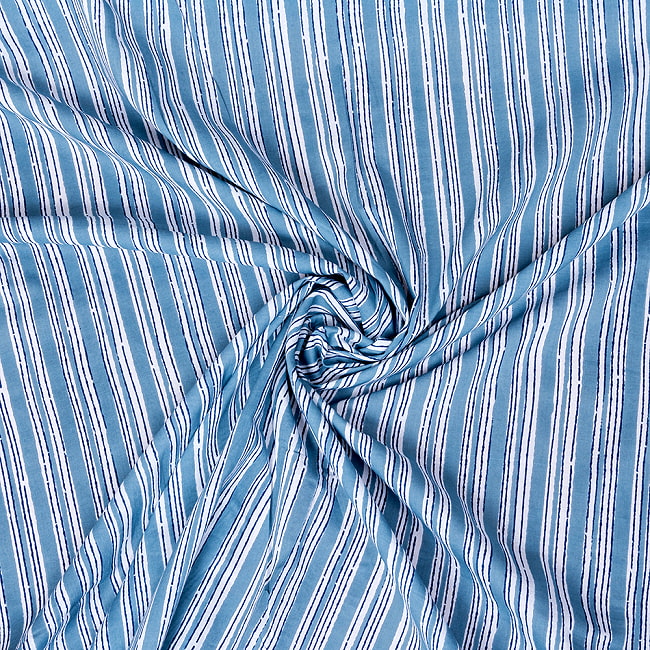 【5個セット】〔1m単位切り売り〕テキスタイルの伝統息づくインドから ストライプ布 水色系〔幅約109cm〕 5 - 拡大写真です