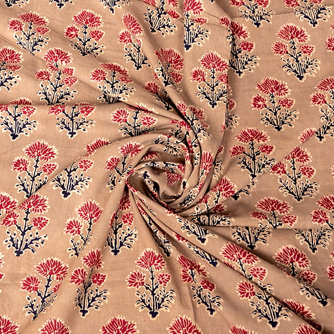 【5個セット】〔1m単位切り売り〕テキスタイルの伝統息づくインドから　昔ながらの花柄　ブラウン系〔幅約110cm〕 5 - 拡大写真です