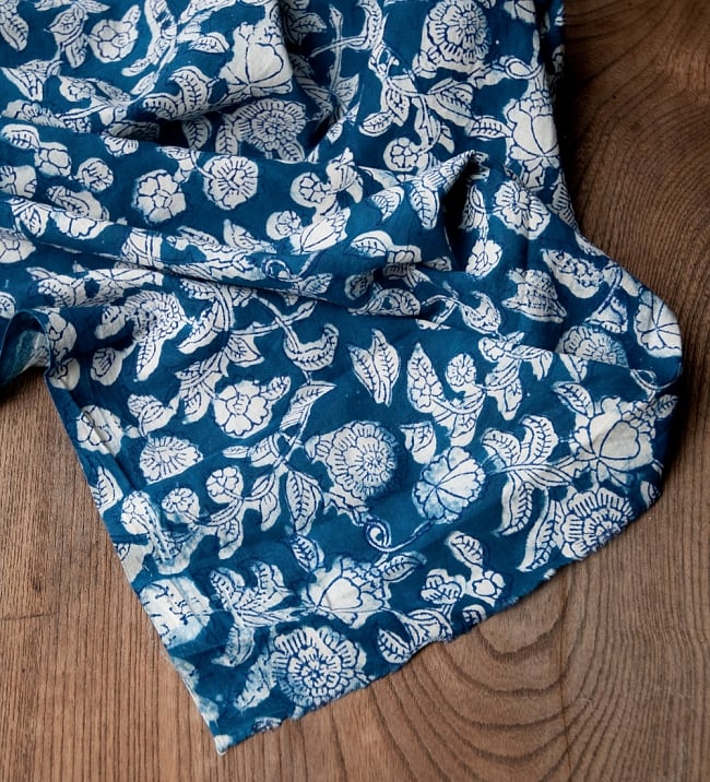 【3個セット】〔90cm切り売り〕インディゴブルーの伝統泥染め布 - 更紗柄〔幅約109cm〕 6 - 縁はこのようになっております