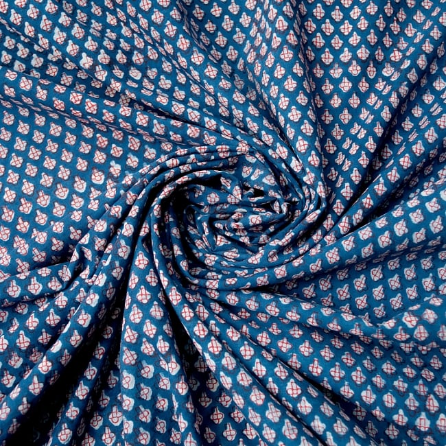 【3個セット】〔90cm切り売り〕インディゴブルーの伝統泥染め布 - ボタニカル柄〔幅約109cm〕 5 - 手芸などさまざまな用途へご使用いただけます