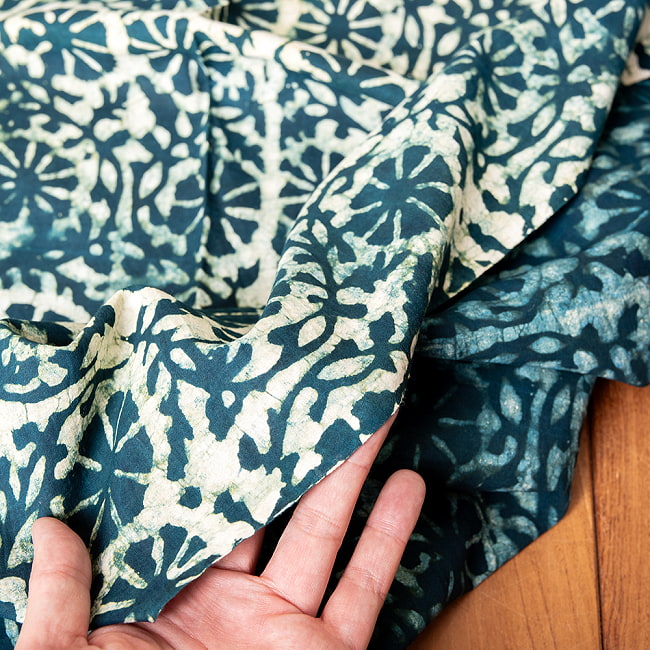 【3個セット】〔90cm切り売り〕インディゴとナスパルの伝統泥染め布  深緑 -  更紗柄〔幅約110cm〕 10 - 拡大写真です