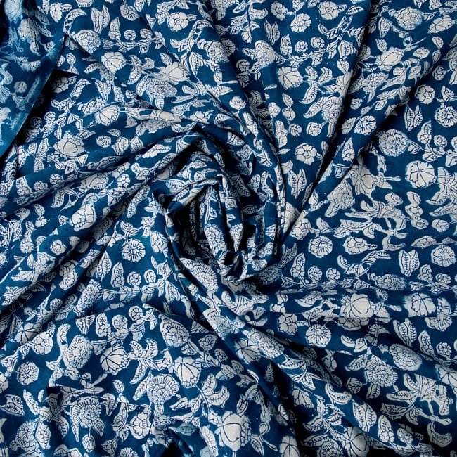 【5個セット】〔90cm切り売り〕インディゴブルーの伝統泥染め布 - 更紗柄〔幅約109cm〕 5 - 手芸などさまざまな用途へご使用いただけます