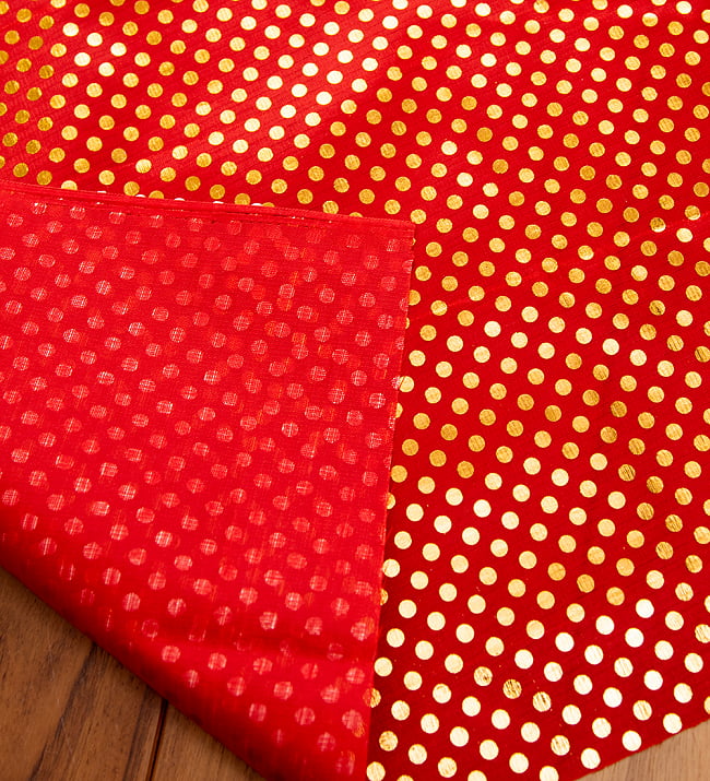 【3個セット】〔1m弱〕インドの伝統柄ゴールドプリント光沢布〔幅約105cm〕  ドット柄 4 - 裏面を見てみました。