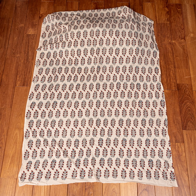 【3個セット】〔1m単位切り売り〕アジュラックプール村からやってきた　昔ながらの木版染め更紗模様布〔幅約111cm〕 - ベージュナチュラル系 3 - とても素敵な雰囲気です