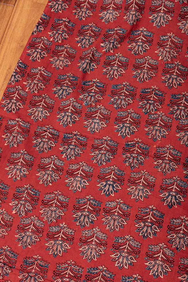 【3個セット】〔1m単位切り売り〕アジュラックプール村からやってきた　昔ながらの木版染め更紗模様布〔約112cm〕 - レッド系 4 - 1mの長さごとにご購入いただけます。