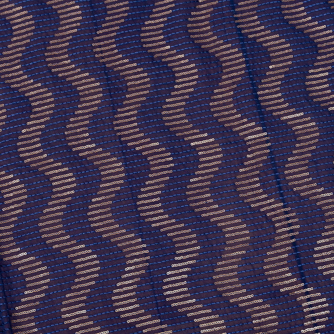 【3個セット】〔1m単位切り売り〕インドのスパンコール刺繍付き　シフォン生地布〔約106cm〕ネイビー系 5 - 生地の拡大写真です