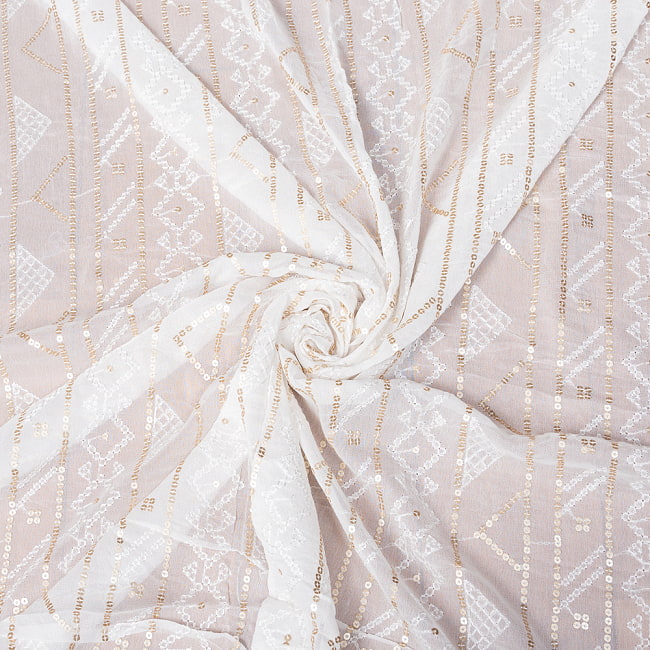 【3個セット】〔1m単位切り売り〕インドのスパンコール刺繍付き シフォン生地布〔約109cm〕ホワイト系 6 - 陰影があるとこのような感じになります